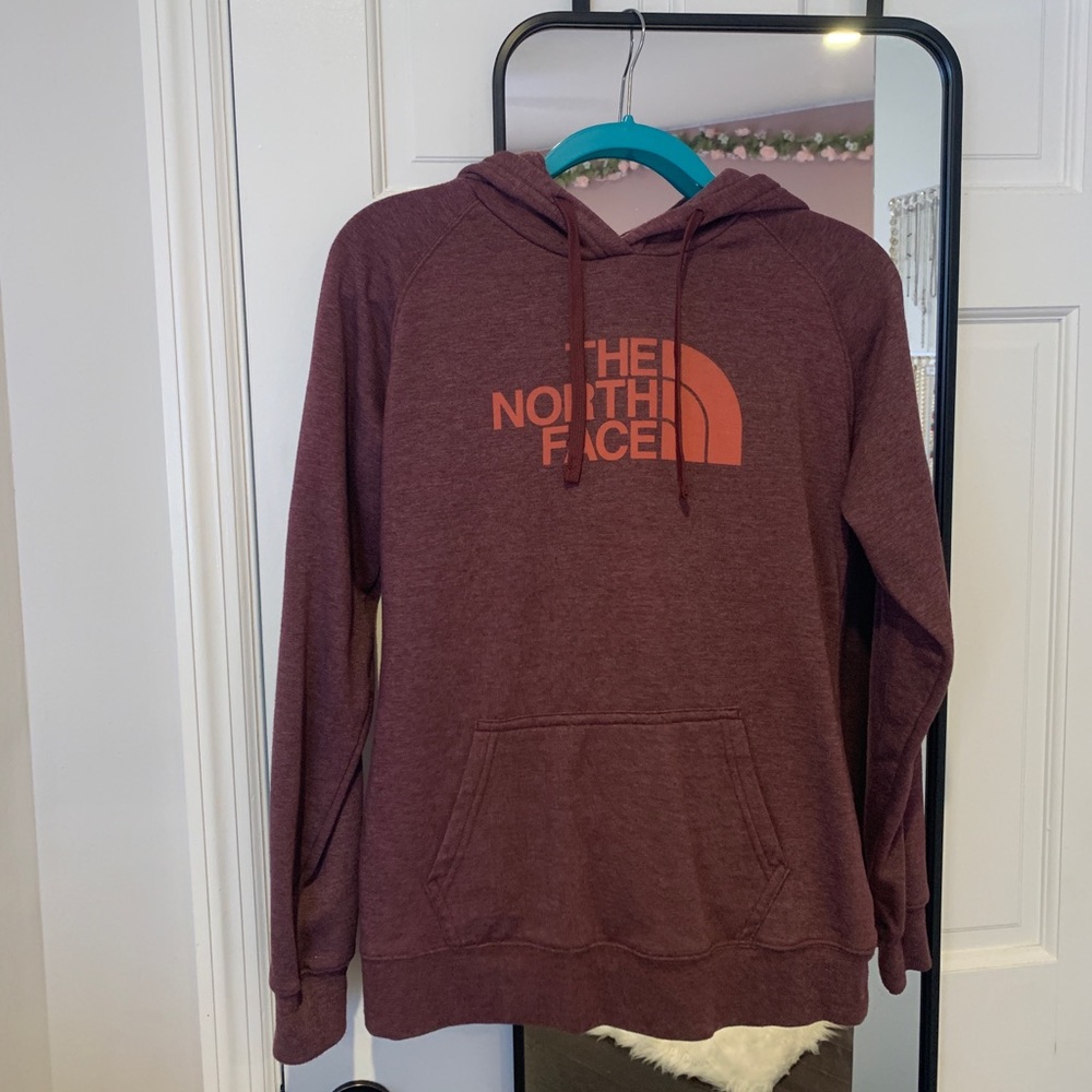 maroon north face hoodie